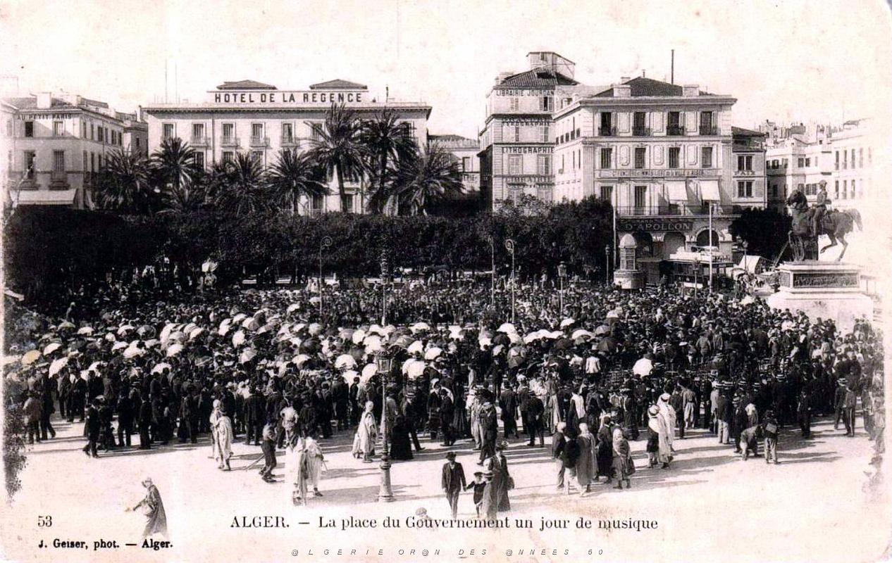 Alger - Musique Place du Gouvernement.jpg